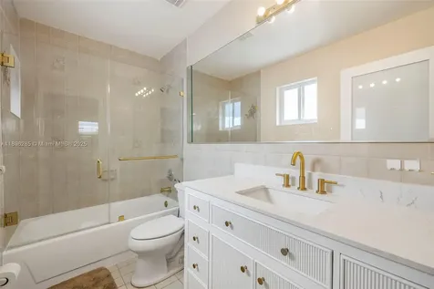 4191 W 10th Avenue Hialeah FL 33012