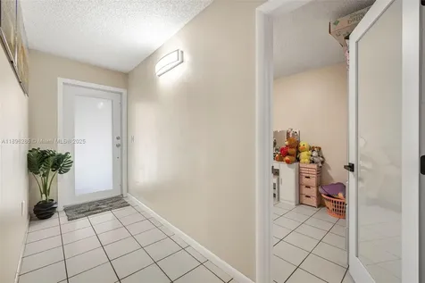 4191 W 10th Avenue Hialeah FL 33012
