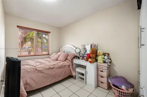 4191 W 10th Avenue Hialeah FL 33012