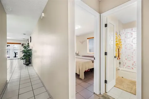 4191 W 10th Avenue Hialeah FL 33012