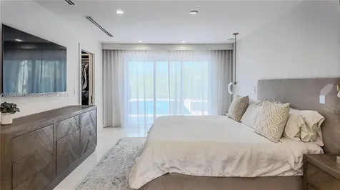 12855 Maple Road North Miami FL 33181