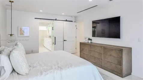 12855 Maple Road North Miami FL 33181