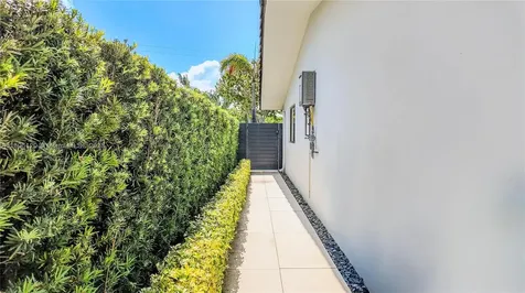 12855 Maple Road North Miami FL 33181