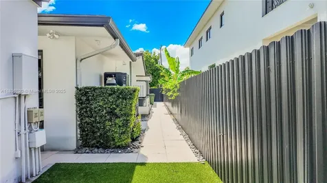 12855 Maple Road North Miami FL 33181