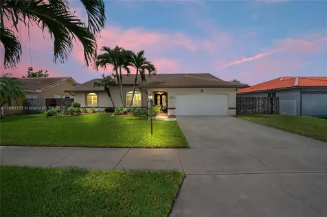 15806 SW 144th Place Miami FL 33177