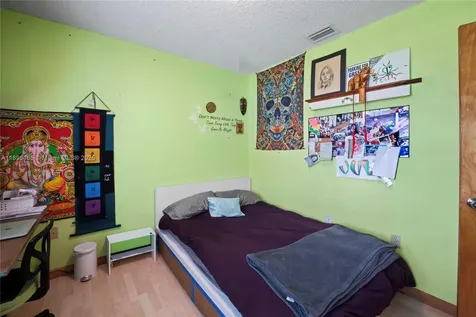 15806 SW 144th Place Miami FL 33177