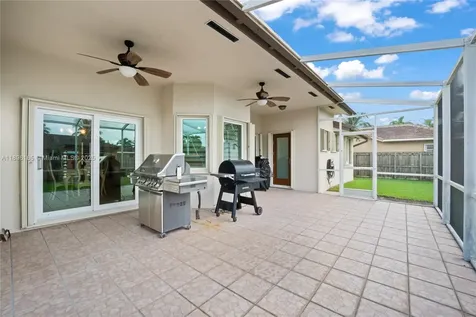 15806 SW 144th Place Miami FL 33177