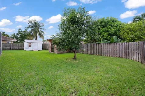 15806 SW 144th Place Miami FL 33177