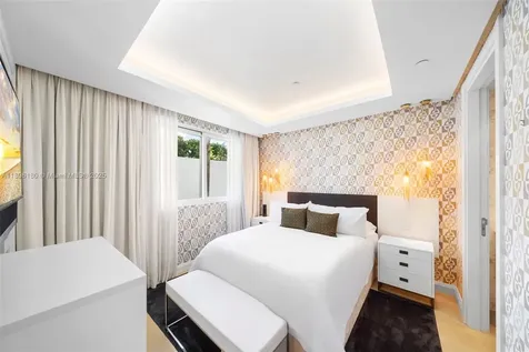 50 S Pointe Drive Miami Beach FL 33139