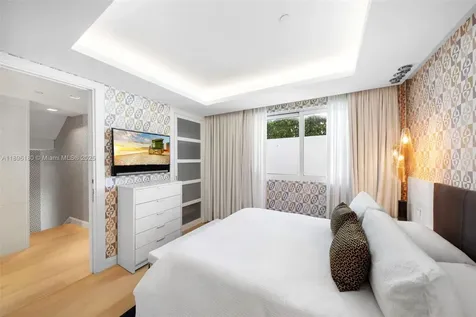 50 S Pointe Drive Miami Beach FL 33139