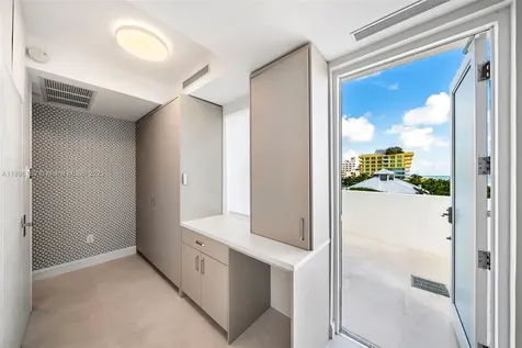 50 S Pointe Drive Miami Beach FL 33139