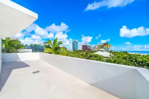 50 S Pointe Drive Miami Beach FL 33139