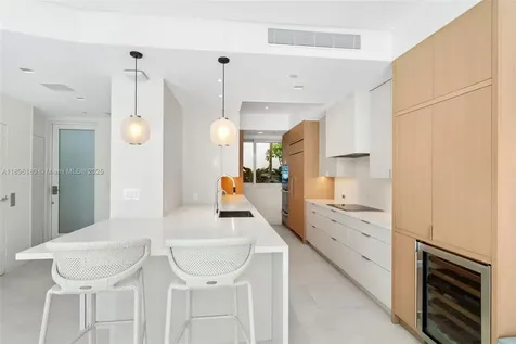 50 S Pointe Drive Miami Beach FL 33139