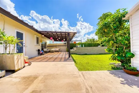 752 NW 134th Avenue Miami FL 33182