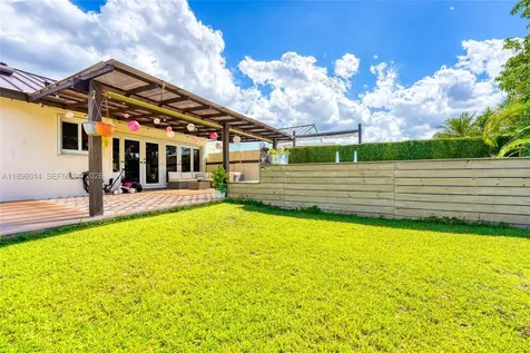 752 NW 134th Avenue Miami FL 33182