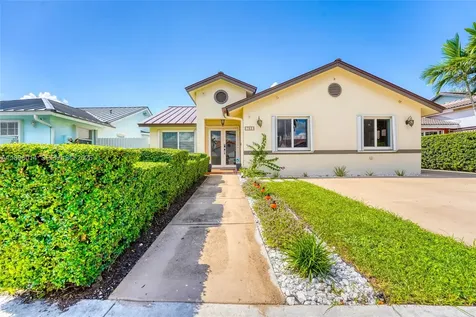 752 NW 134th Avenue Miami FL 33182