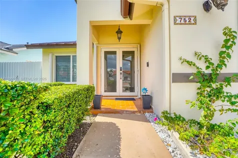 752 NW 134th Avenue Miami FL 33182