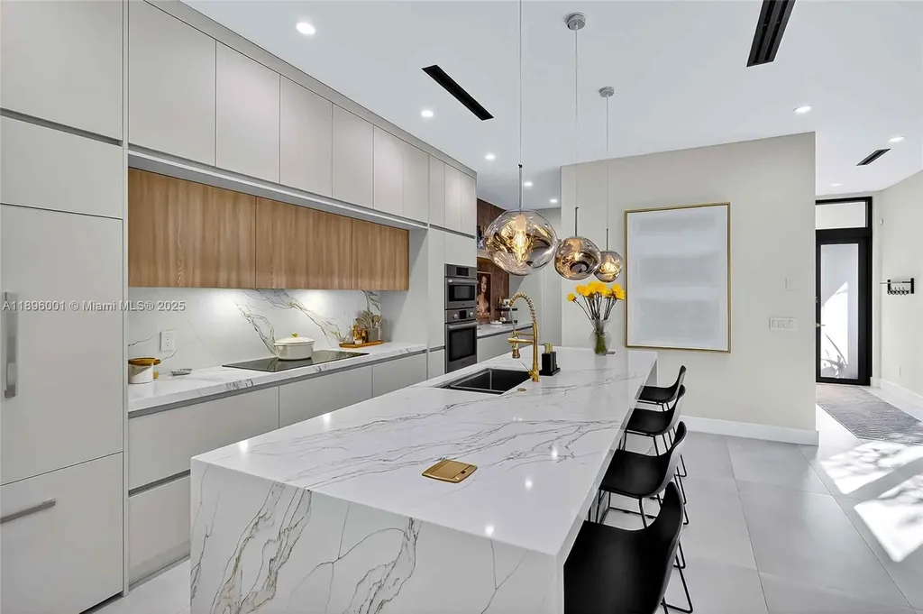 609 NE 8th Avenue Fort Lauderdale FL 33304