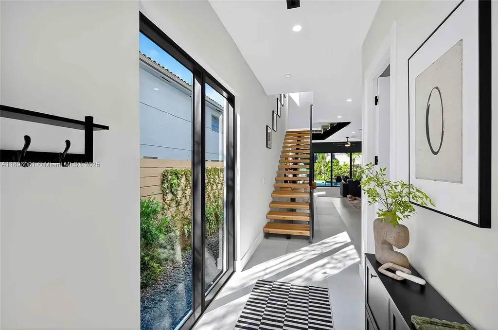 609 NE 8th Avenue Fort Lauderdale FL 33304