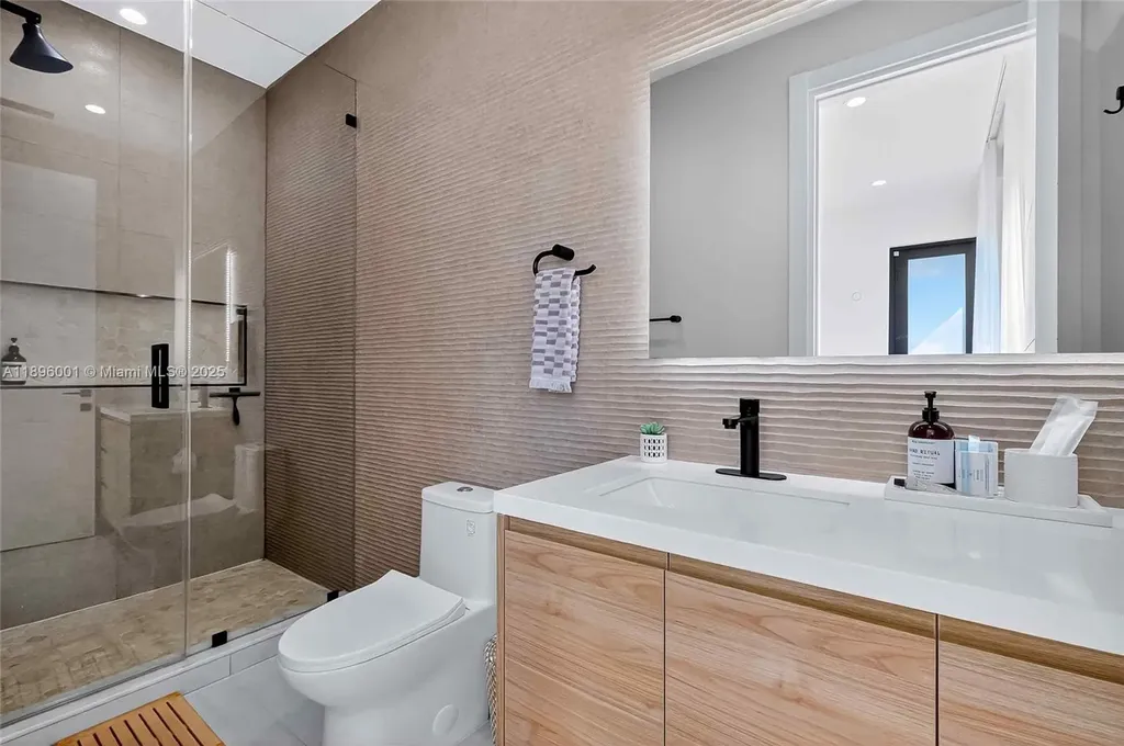 609 NE 8th Avenue Fort Lauderdale FL 33304