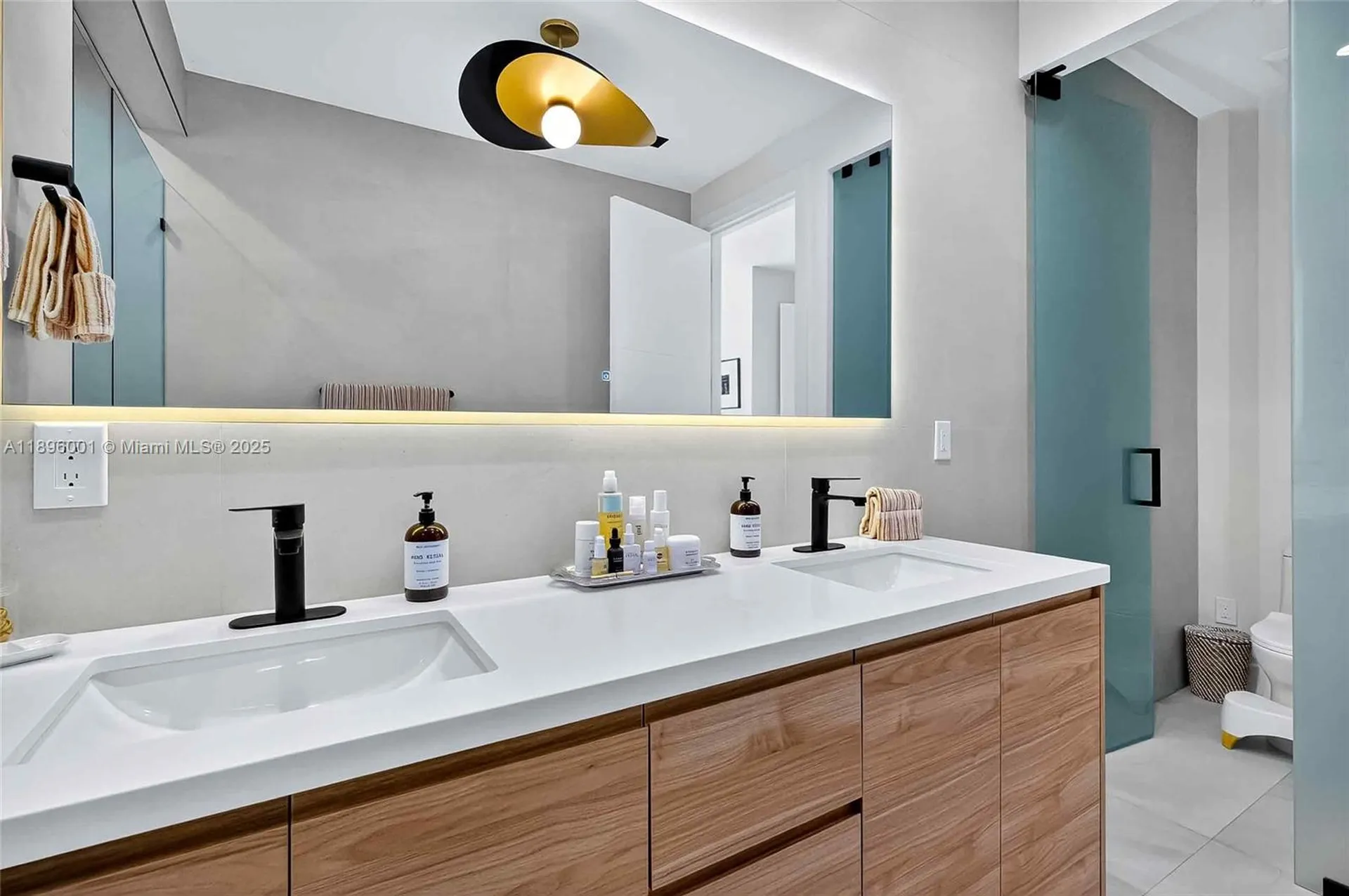 609 NE 8th Avenue Fort Lauderdale FL 33304