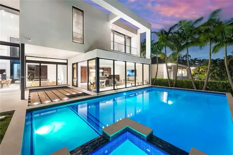418 Sunset Drive Hallandale Beach FL 33009