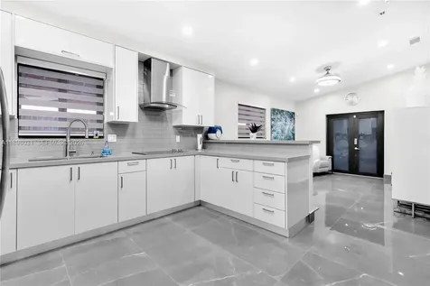 3118 W 71st Place Hialeah FL 33018