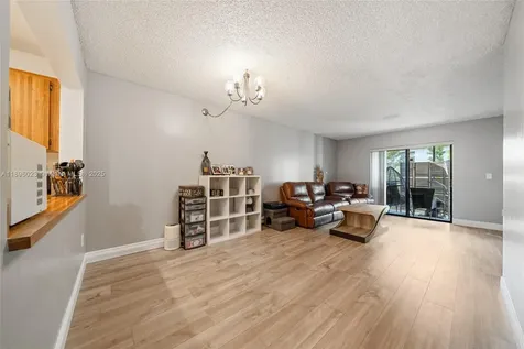 861 NE 207th Lane Miami FL 33179