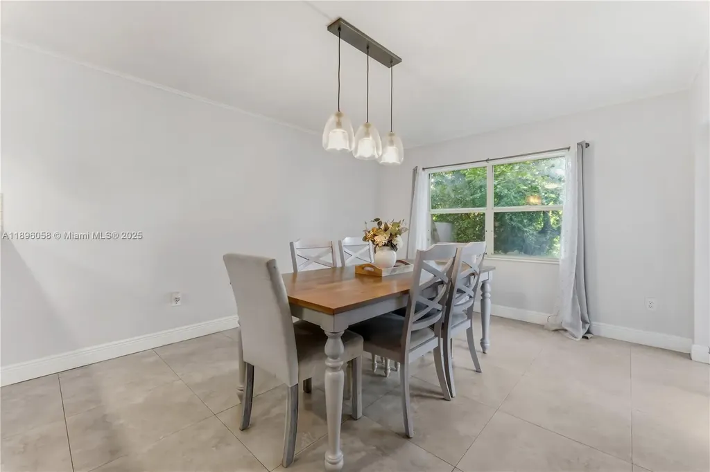 180 NW 118th Drive Coral Springs FL 33071