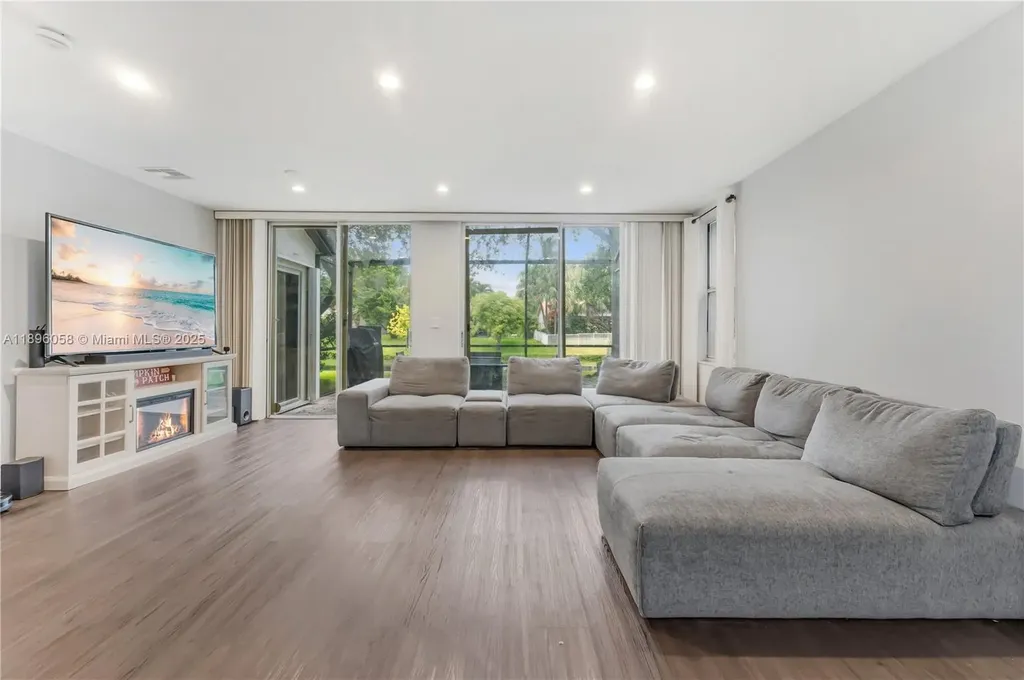 180 NW 118th Drive Coral Springs FL 33071