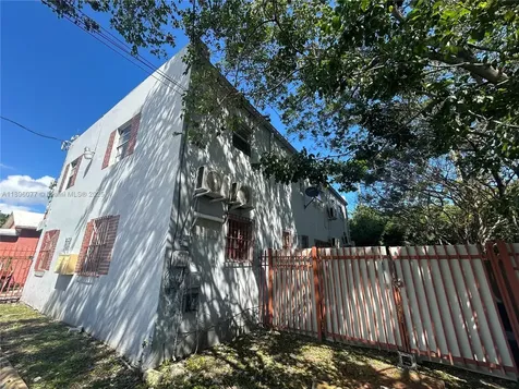 2015 NW 6th Place Miami FL 33127