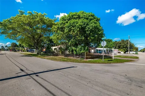 3920 W 3rd Avenue Hialeah FL 33012