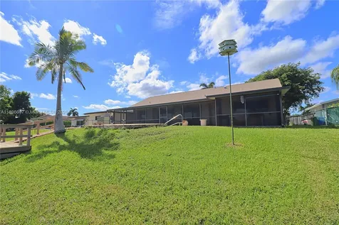 1351 NW 114th Avenue Pembroke Pines FL 33026