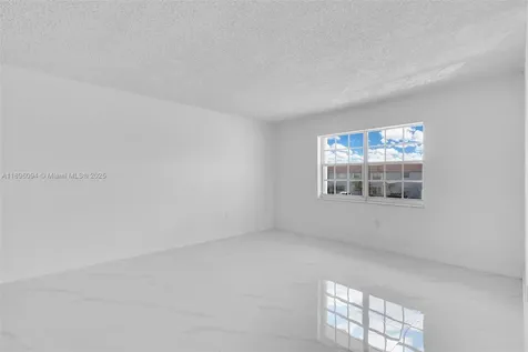 4050 NW 135th Street Opa-Locka FL 33054