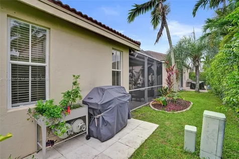 1725 Winterberry Lane Weston FL 33327