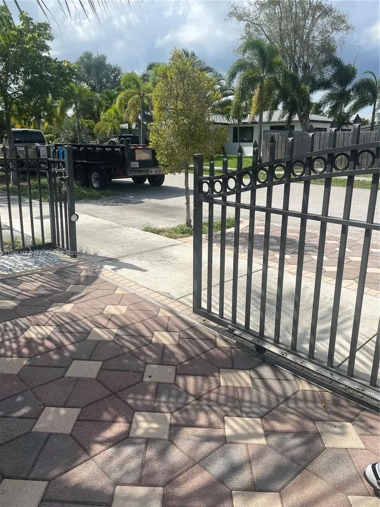 240 NE 27th Street Pompano Beach FL 33064