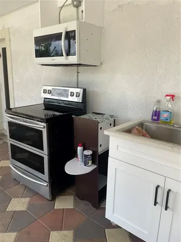 240 NE 27th Street Pompano Beach FL 33064