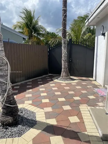 240 NE 27th Street Pompano Beach FL 33064