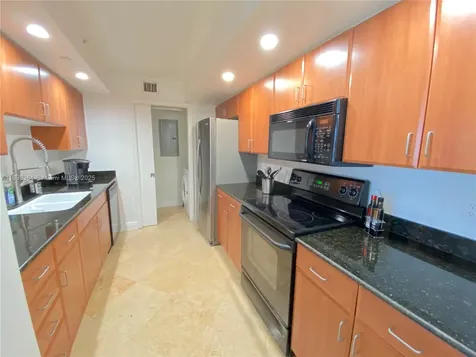 6917 Collins Avenue Miami Beach FL 33141