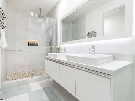 10245 NW 63rd Terrace Doral FL 33178