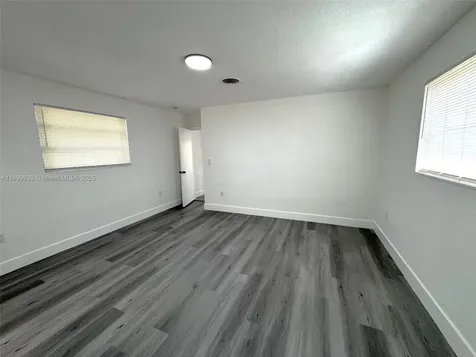 275 NE 173rd Street North Miami Beach FL 33162