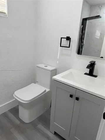 275 NE 173rd Street North Miami Beach FL 33162