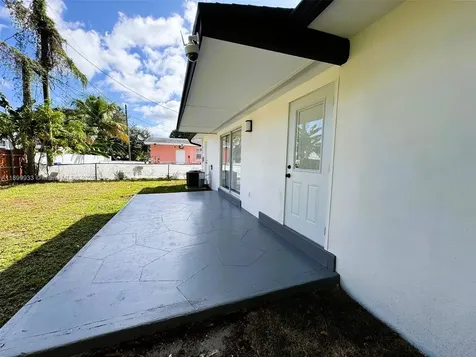 275 NE 173rd Street North Miami Beach FL 33162
