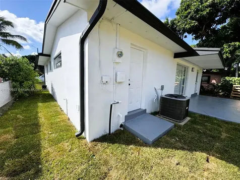 275 NE 173rd Street North Miami Beach FL 33162