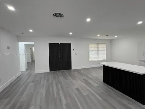 275 NE 173rd Street North Miami Beach FL 33162