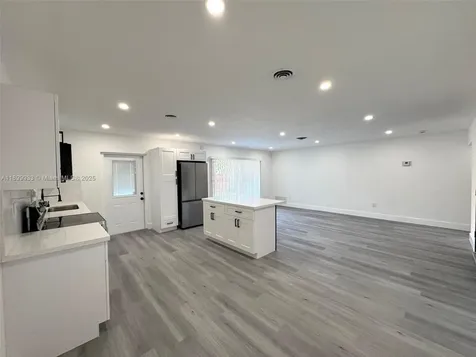 275 NE 173rd Street North Miami Beach FL 33162