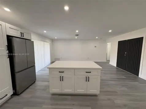275 NE 173rd Street North Miami Beach FL 33162