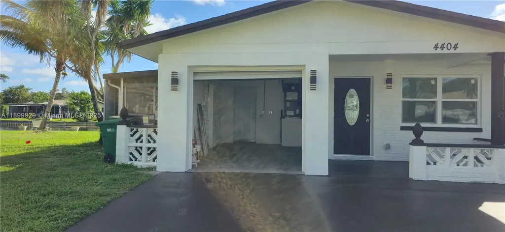 4404 NW 46th Way Tamarac FL 33319
