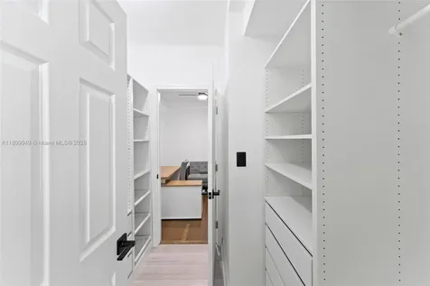 1515 West Avenue Miami Beach FL 33139