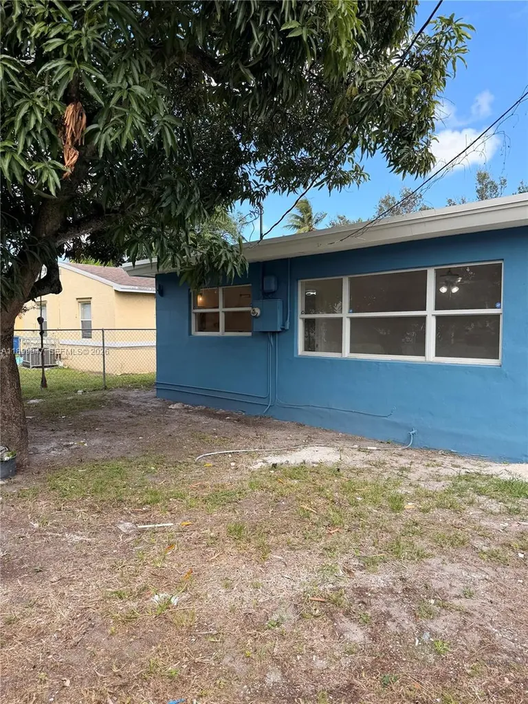 809 NW 12th Avenue Fort Lauderdale FL 33311